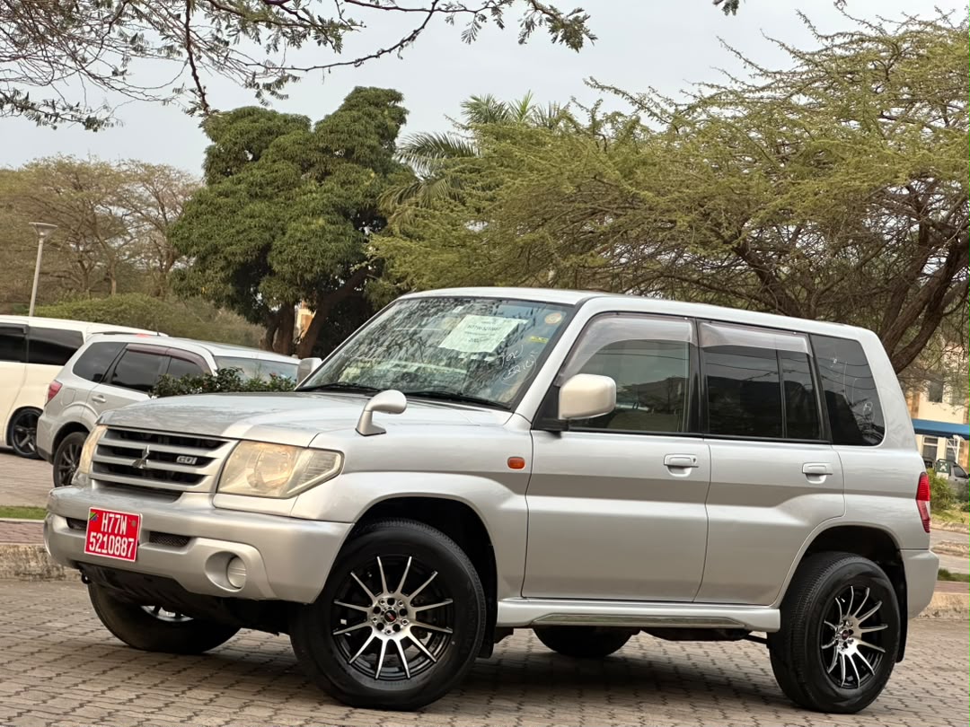 Mitsubishi Pajero GDI thumbnail 2
